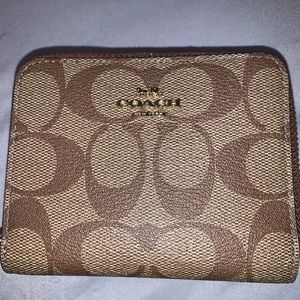 Small brown logo Coach wallet